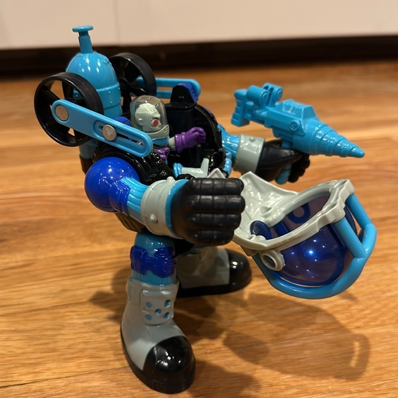 Imaginext Mr. Freeze and Robot - Picture 3 of 7